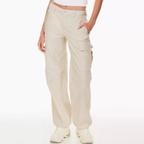 Aritzia Pants - TNA The Supply Cargo Pants size 2